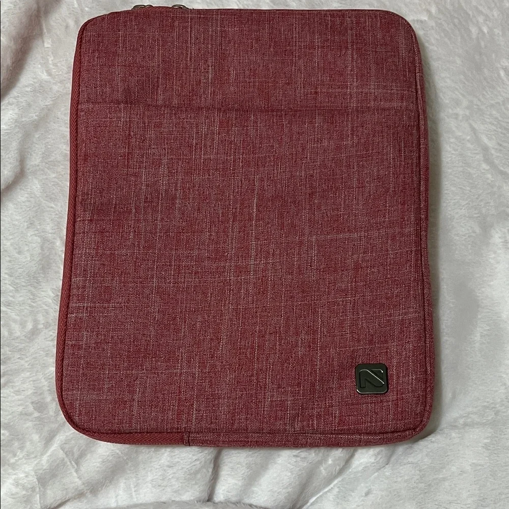 Nidoo Red Tablet Sleeve